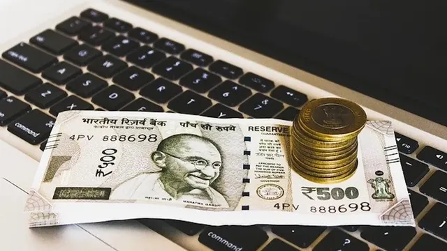 How many people earned over ₹1 crore in 2023-24?
