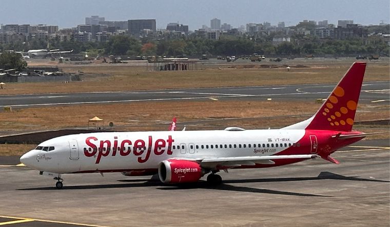 Two Senior Executives of SpiceJet Resign